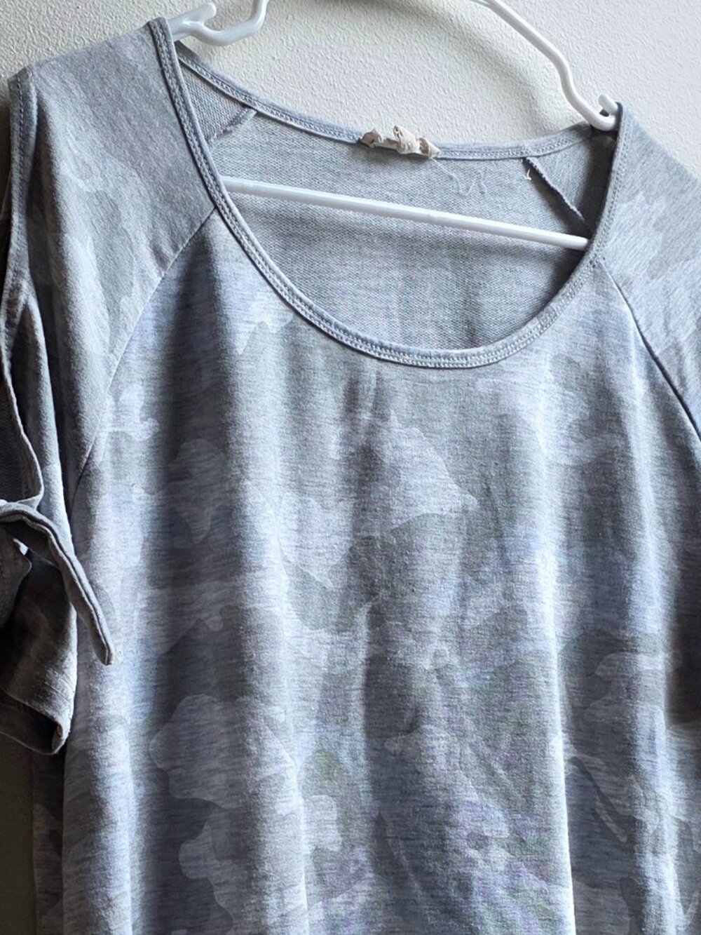 Jane and Delancey Gray Camo Short Sleeve Jersey Size XL - Picture 2 of 15